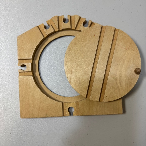 Thomas Train Wooden Railway Accessory Toy 6 Way Turntable Track Expansion Pack